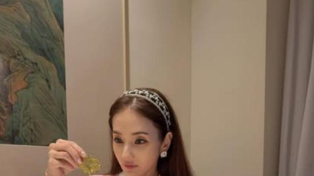[IS하이컷] 한채영, 우아한 핑크빛 미소…“즐거운 하루”