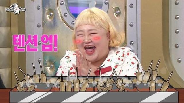 ‘27kg 감량’ 홍윤화, 자영업도 대박…“어묵바, 썸 명소 됐다” (라스)