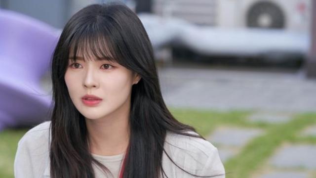 '달까지 가자' 이선빈·홍승희, 옥상 위 위태로운 대치