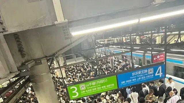 진짜 숨막히는 일본 퇴근 시간 모습