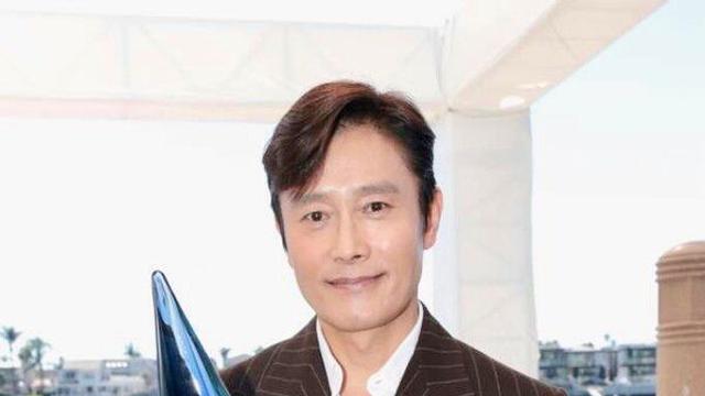 이병헌, 이대로 오스카까지…토론토 이어 미국 뉴포트비치영화제서 트로피