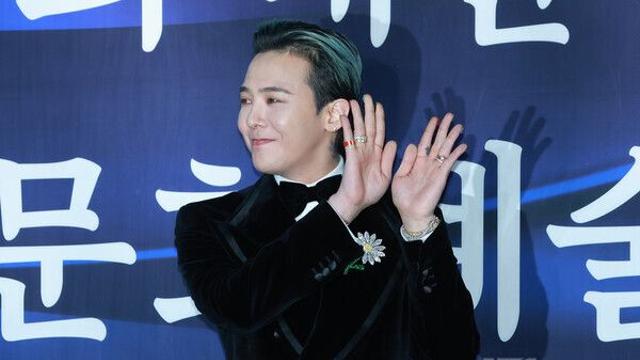 [NC포토] 지드래곤, 하트 철벽 방어