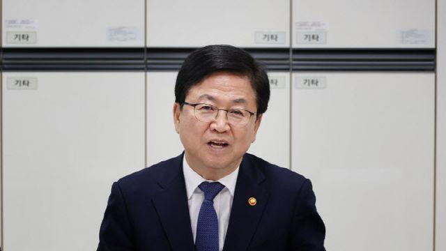 최교진 교육부 장관 “교권 보호 위해 학교장 처분 권한 강화”