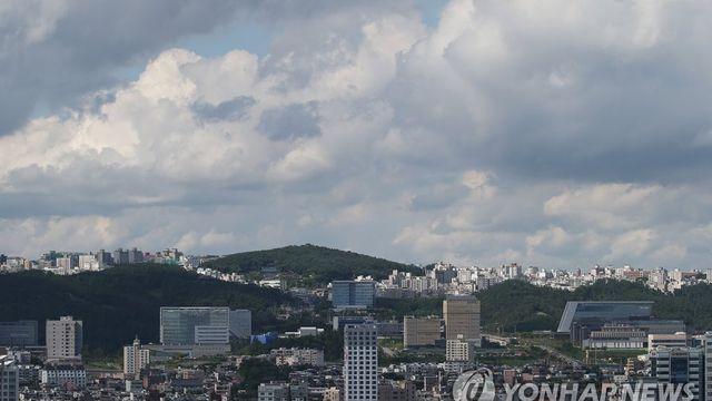부산·울산·경남 대체로 흐리고 구름 많음…낮 최고 19∼22도