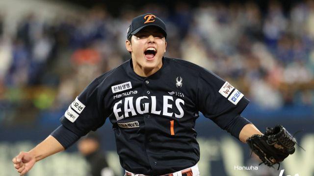 한화, 한국시리즈 1차전 선발로 ‘PO MVP’ 문동주?…김경문 감독의 힌트는
