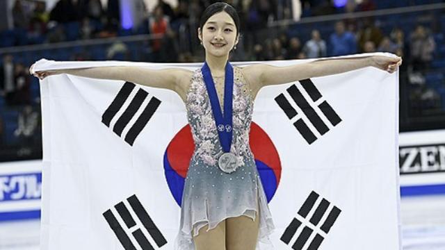 '점프 0점' 수모, 이번엔 없었다…'포스트 김연아' 신지아 그랑프리 2차 쇼트프로그램 4위