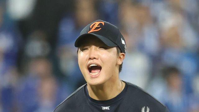 PO 5차전 못 뛰는 한화 신인 정우주의 바람 “한국시리즈도 경험하고 싶어요”