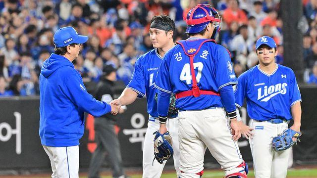 '수비가 안 돕네' 폰세 만난 폰태, 3G 연속 PS 호투 없었다→3⅓이닝 5피안타 2K 5실점 조기 강판 [PO5 현장]