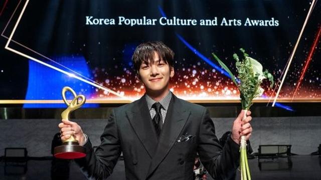 지창욱, 문화체육관광부 장관 표창…