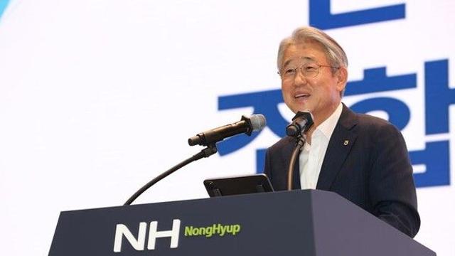 강호동 농협회장, 농민신문 억대 급여 회장직 겸직 논란