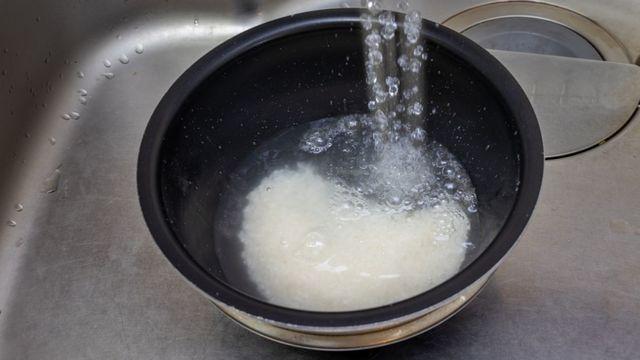 “전기밥솥에 쌀 씻지 마세요”…생각보다 심각한 이유