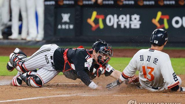 LG 2년만의 패권 탈환 vs 한화 26년만의 우승…26일 KS 1차전(종합)