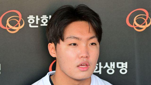 막내가 '폰와류'보다 씩씩하게 잘 던졌다…