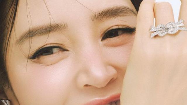 김혜수, '55세'에 리즈 경신이라니…세월 역행 비주얼 '깜짝' [화보]