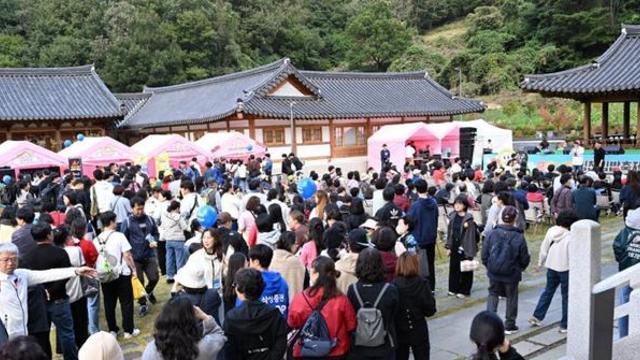 올해도 난리났다… 첫날부터 8만 명 몰리면서 대박 터진 ‘국내 축제’