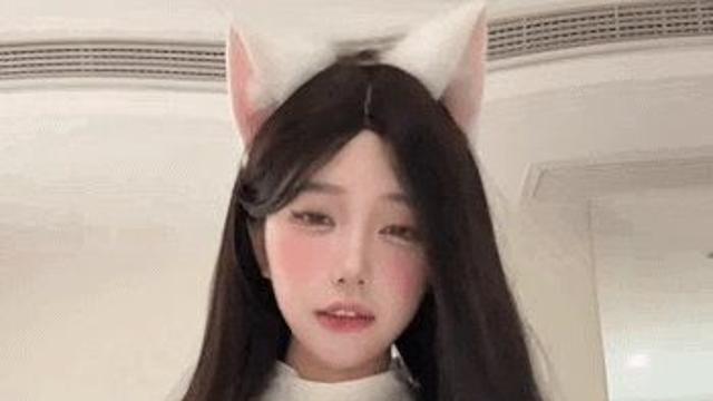 안절부절 못하는 여자친구