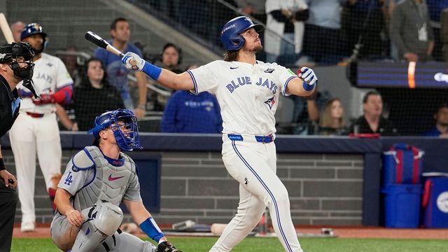 토론토, WS 1차전서 다저스에 대승…바거, 대타 만루포