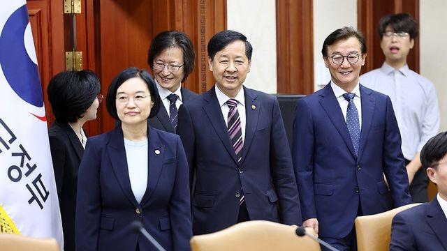 조직개편·관세 외풍 속 ‘구윤철 100일’…나흘마다 장관급 조율