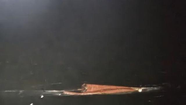 흑산도 인근서 어선 전복…8명 무사 구조