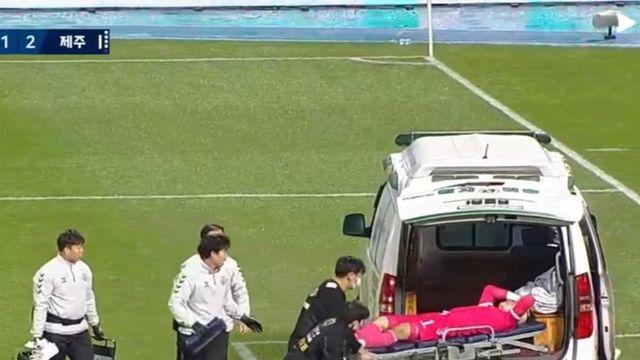 경기 중 머리를 걷어차였다...수원FC 황재윤 골키퍼, 뇌진탕 및 경추 염좌 소견