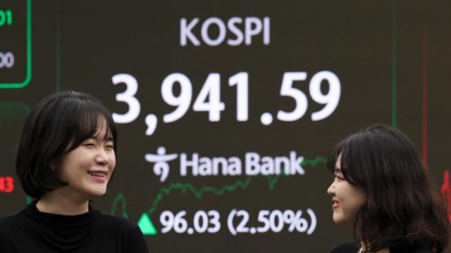 ‘사천피’ 눈 앞에 둔 국내 증시···대기자금·빚투 동반 급증