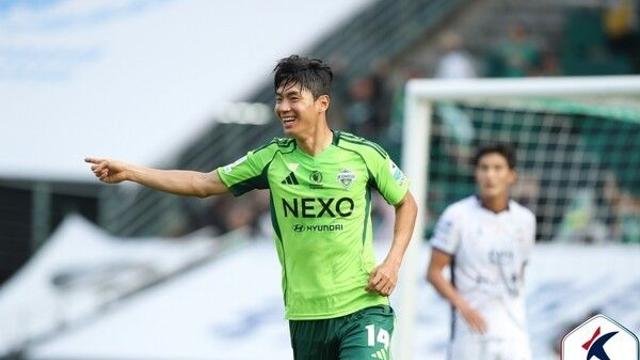 [STN 현장] ‘K리그1 우승 확정’ 전북, 전진우 득점왕 프로젝트...'김천과의 안방 대결 2-3 역전패'