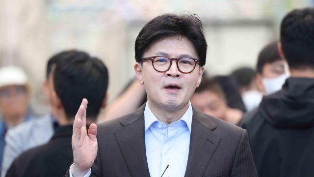 겁먹어 국회 못 들어왔다? 한동훈 