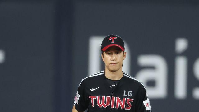 외야수로 변신한 LG 신 스틸러 