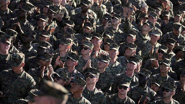 트럼프 “애국자 친구가 거액 기부…군인 급여 줄 것”