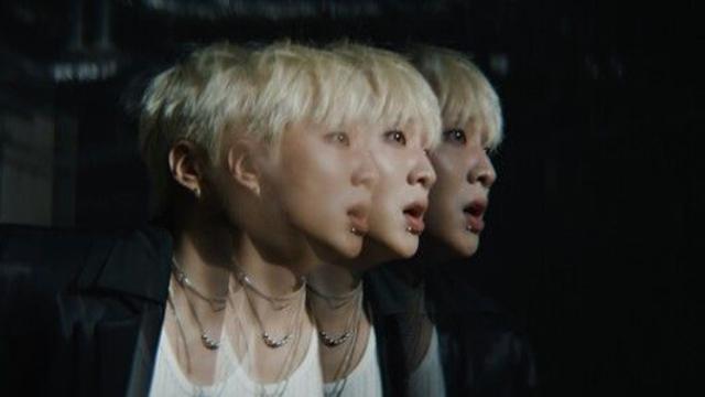 위너 강승윤, 'PAGE 2' 콘셉트필름 공개…'어둠-빛 사이 감정진폭'