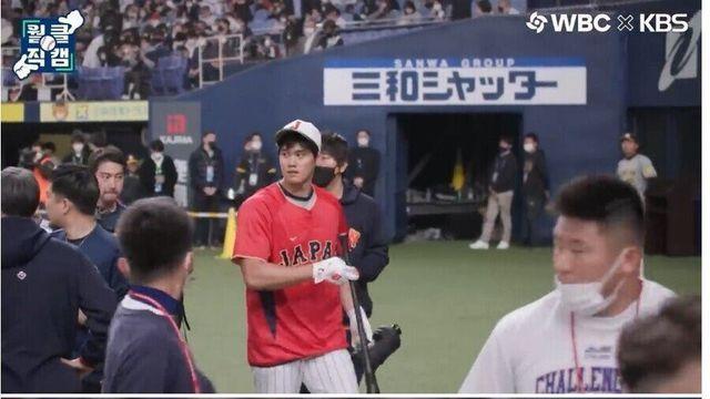 오타니 10초 만난 박찬호에게 질문하는 일본 기자들 