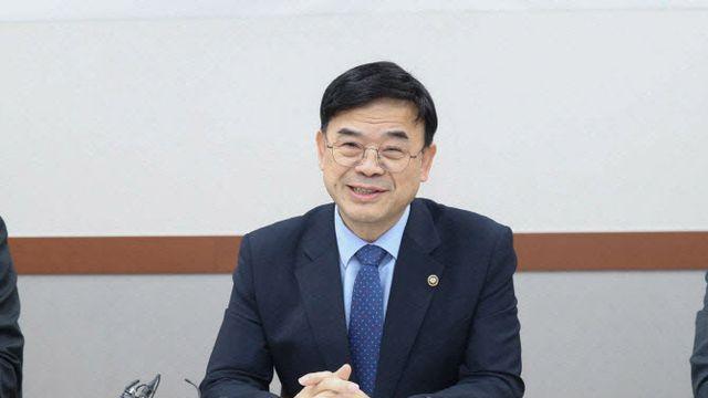 '돈 모아 집 사' '갭투자' 이상경 국토차관, 사의 표명(종합)