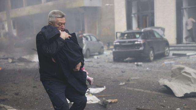 러시아 무차별 드론공격, 유치원도 강타…아이들 48명 극적 구조