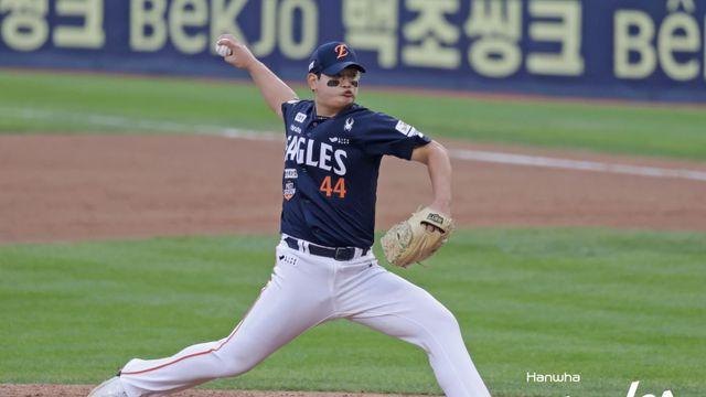 오스틴 탈삼진 처리...김서현 향한 한화팬 변함 없는 응원, 김경문 감독도 