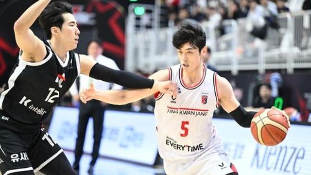 '변준형 20점' 프로농구 정관장, kt 잡고 4연승…1라운드 1위(종합)