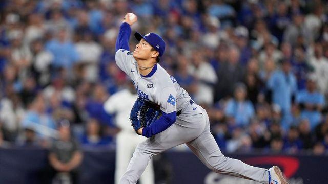 야마모토 완투·스미스 홈런…다저스 WS 2차전서 설욕(종합)