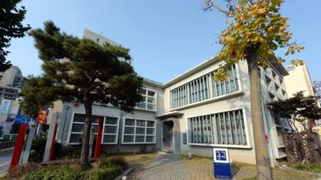 대전창작센터 원로 예술인 전시관 전환