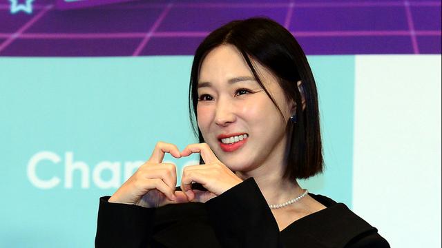 이지혜, 6년 만에 대형 유튜버 등극 “100만이 더 부담스럽다” 이지혜, 6년 만에 대형 유튜버 등극 “100만이 더 부담스럽다”