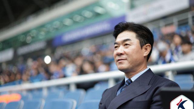 [IS 승장] 창단 첫 우승+승격까지…윤정환 인천 감독 “항상 도전해야”