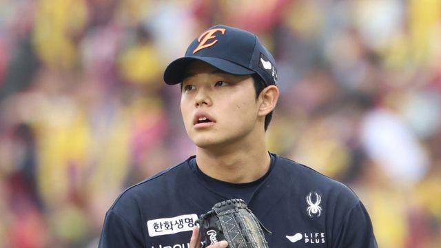 한화 문동주, 최고 구속 154㎞…5회 버티지 못하고 4.1이닝 4실점