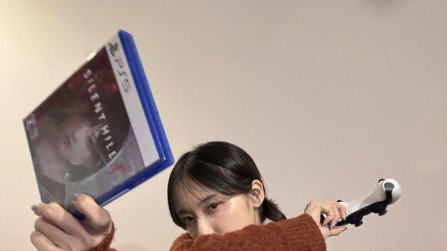 히나코를 연기한 여배우 본인 실황 플레이