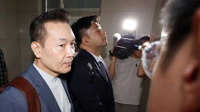 특검, ‘임성근 구명로비 창구’ 멋쟁해병 송호종 피의자 소환