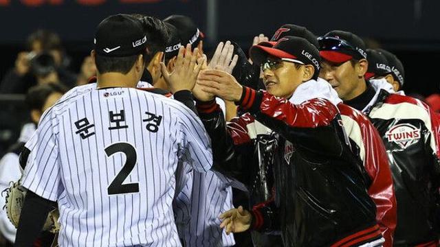 '2연승' LG 염경엽 감독 