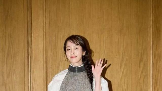 한지민, 가을 여신의 반전…어묵 한입도 예쁘게[★핫픽]