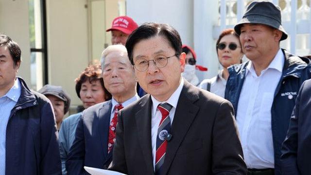 특검, '탄핵 인용땐 폭동' 황교안 압수수색…내란선전선동 혐의(종합)
