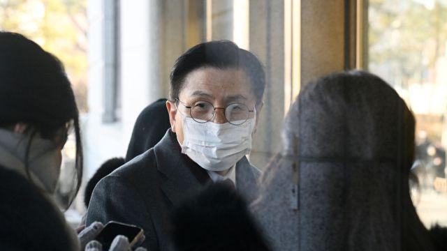 황교안, 문 잠그고 압색 거부…내란특검, 영장 집행 실패