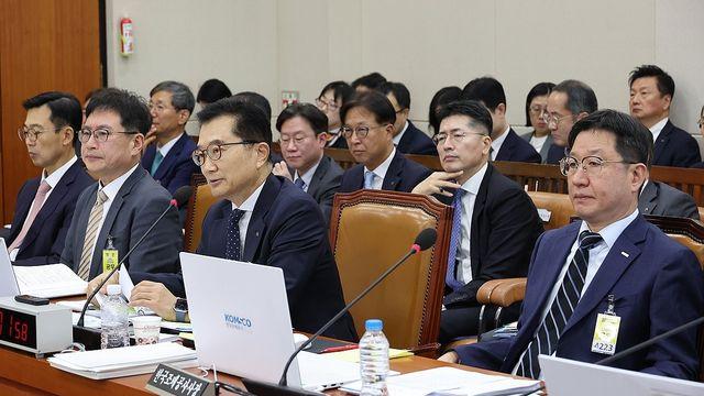 기재위, 캄보디아 금융원조 공방…