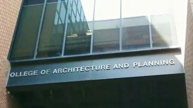 오른쪽부터 붙여나간 게 확실해보이는 건물 이름,,