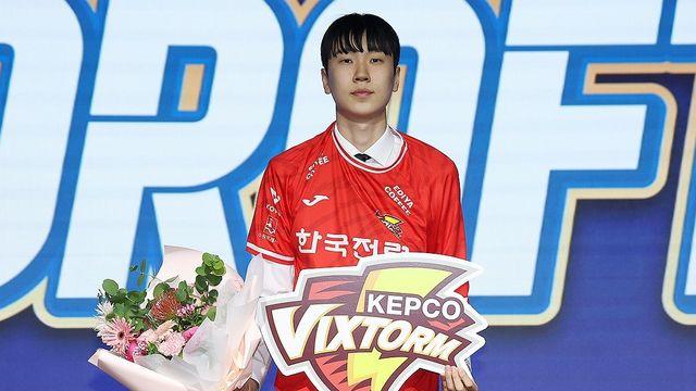 남자배구 '고교 특급' 공격수 방강호, 전체 1순위로 한국전력행(종합)
