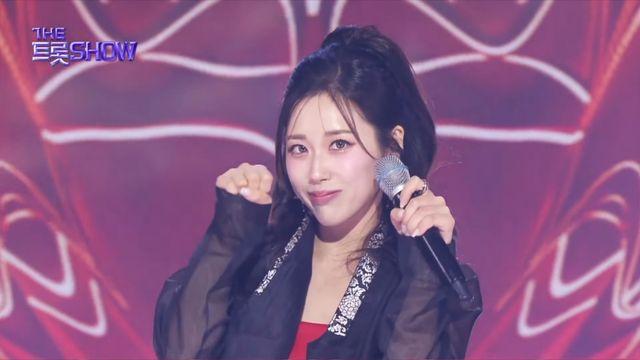 ‘트롯 아이돌’ 윤서령, ‘더 트롯쇼’서 세대 잇는 ‘슬픈 가야금’ 선사